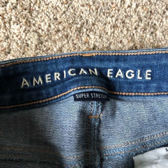 American Eagle Super Stretch Ripped/Patch Hi-Rise Crop Jegging Jeans - Picture 3 of 8